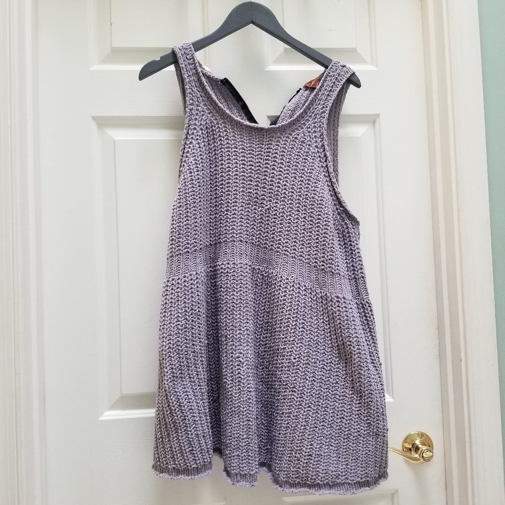 Super cute sleeveless sweater top